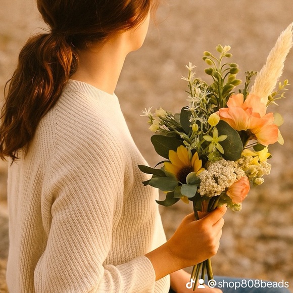 Meet your Posher, Amy, owner of 808BEADS x 808POSH - Picture 7 of 8